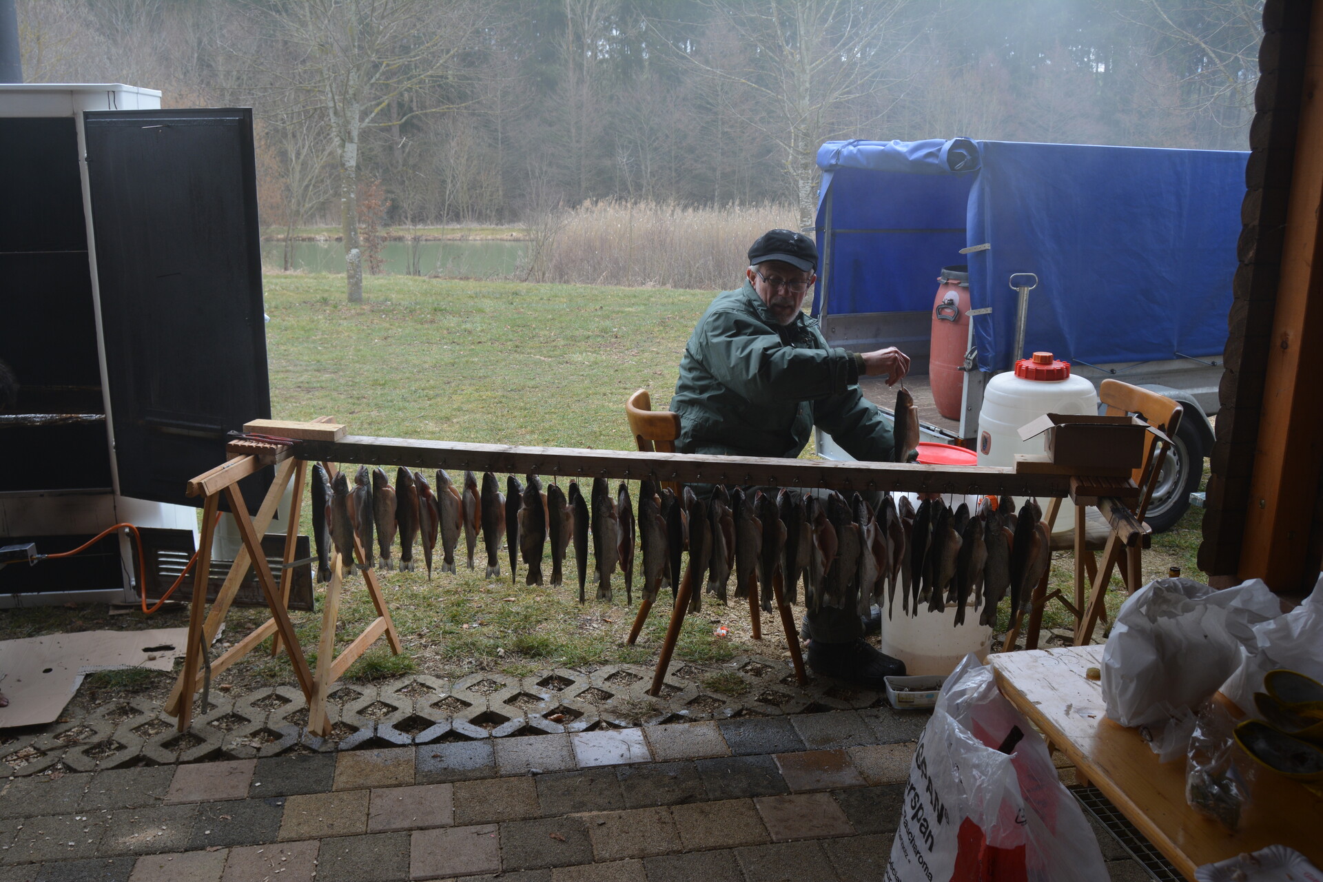 Galeriebild: Fische räuchern 009